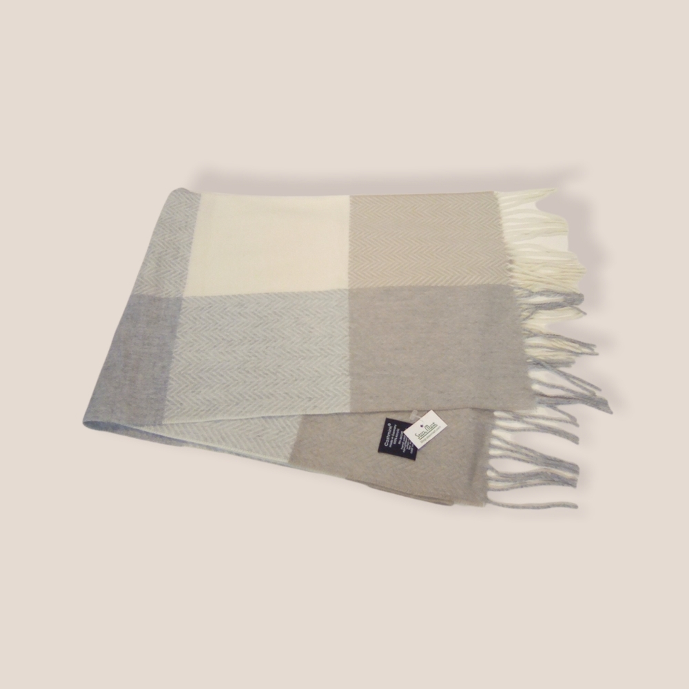 Brand New Women's Cashmink Made In Germany Scarf